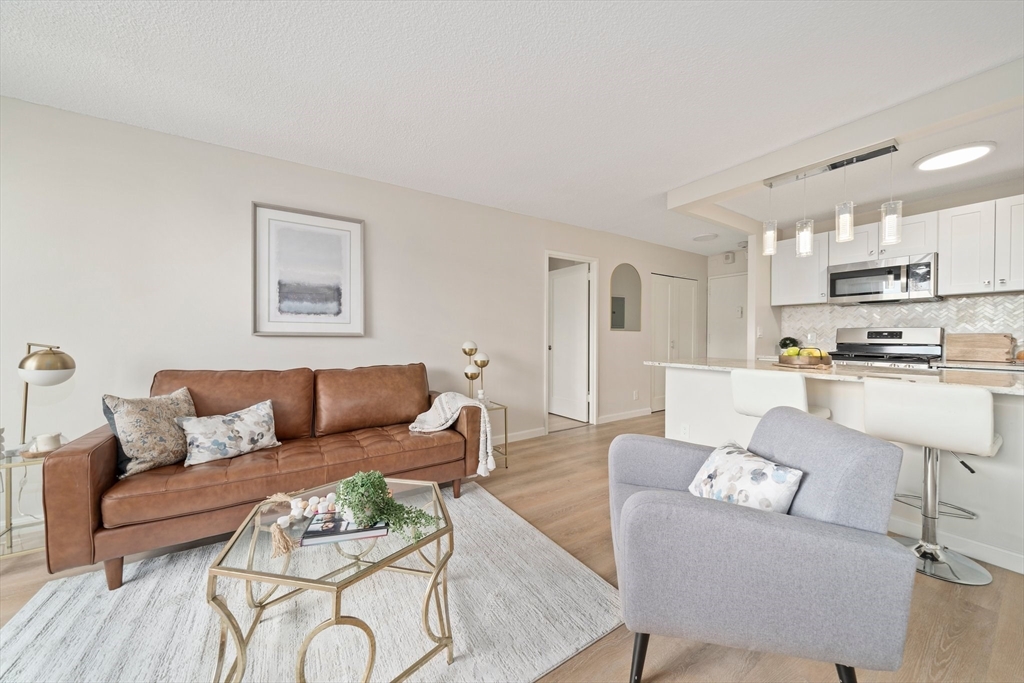44 Washington St 1104