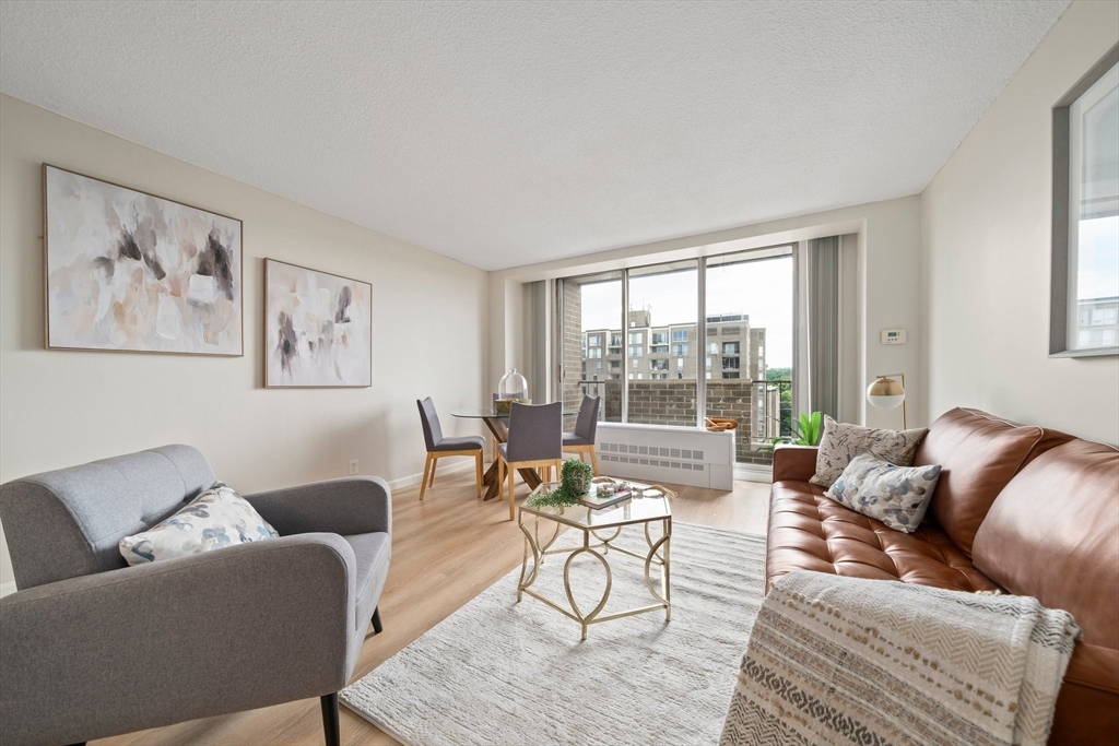 44 Washington St 1104
