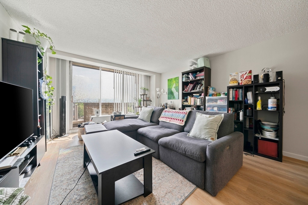 44 Washington St 1104