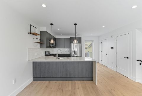 27 Carter St 2 Everett MA 02149
