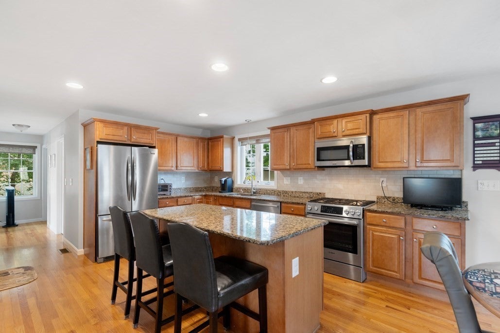 28 Glenside Ave, Billerica, MA, 28 Glenside Ave, Billerica, MA Photo #8