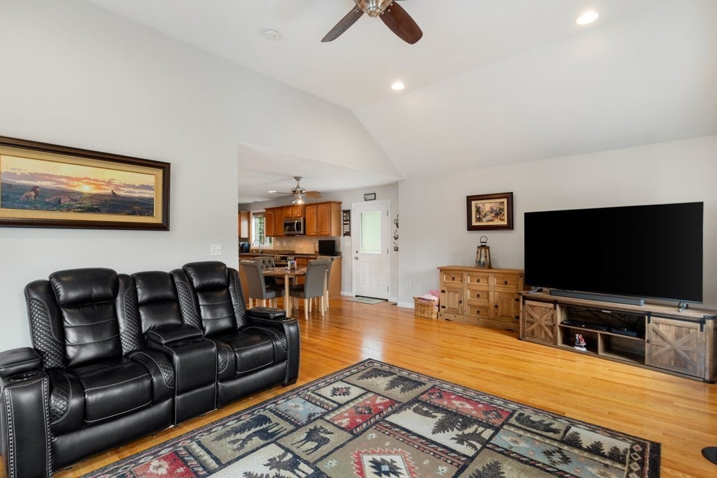 28 Glenside Ave, Billerica, MA, 28 Glenside Ave, Billerica, MA Photo #18
