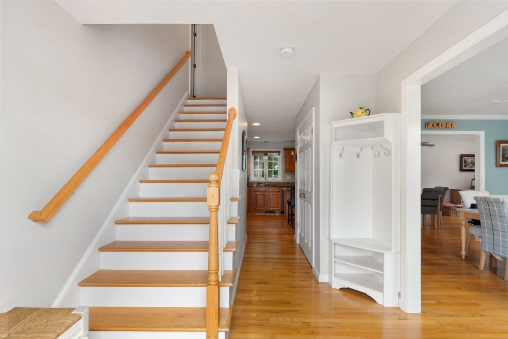 28 Glenside Ave, Billerica, MA, 28 Glenside Ave, Billerica, MA Photo #5