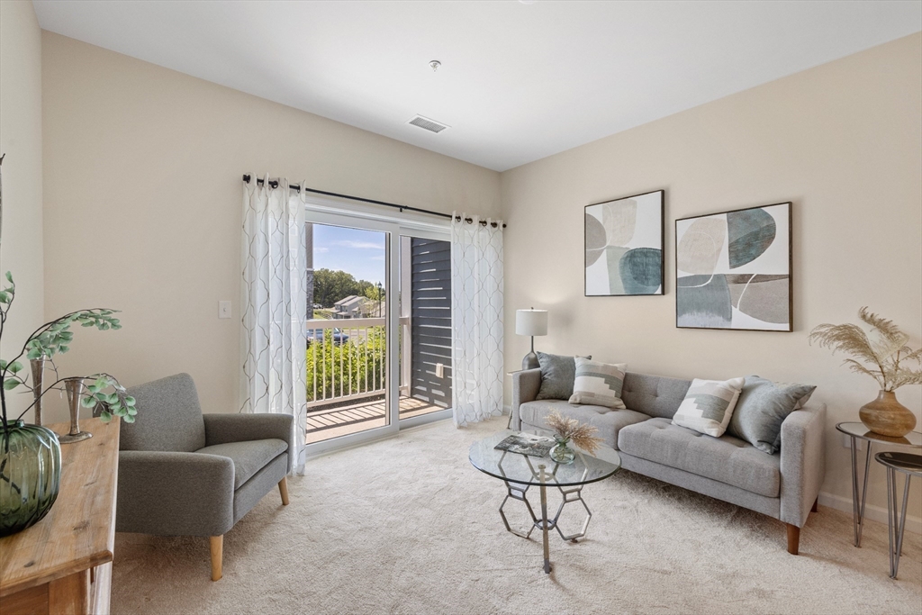 2 Stratton Dr 102