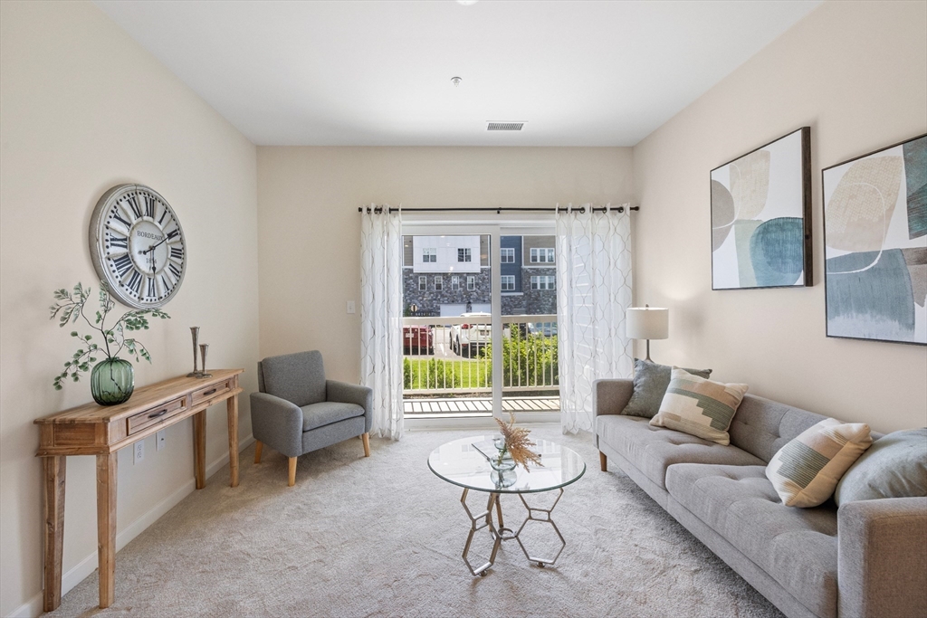 2 Stratton Dr 102