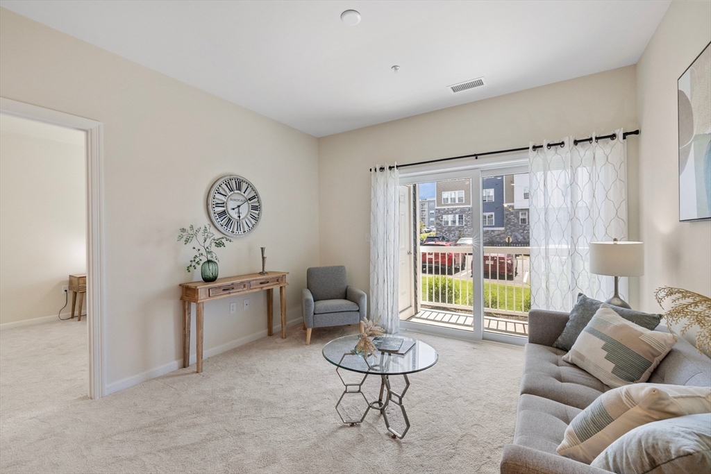 2 Stratton Dr 102