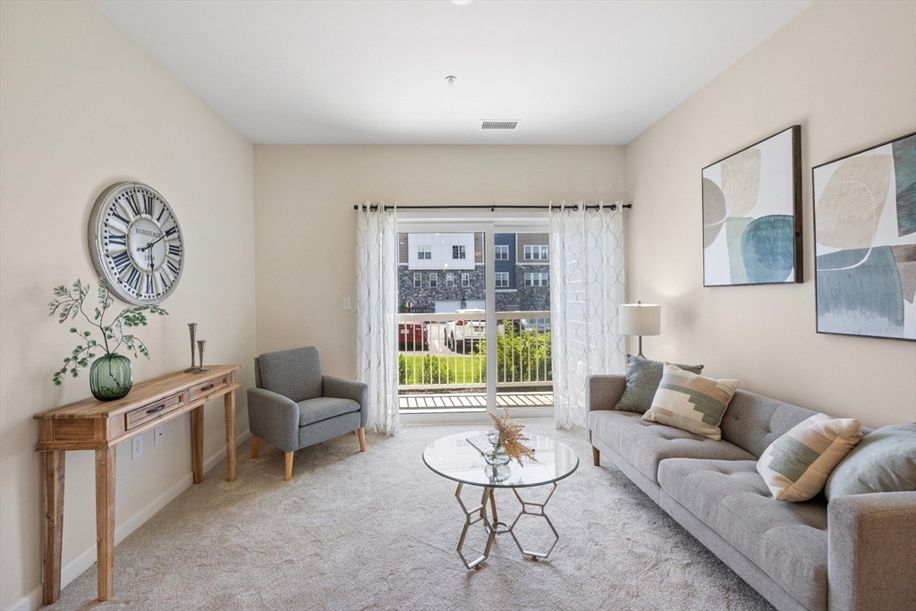 2 Stratton Dr 102