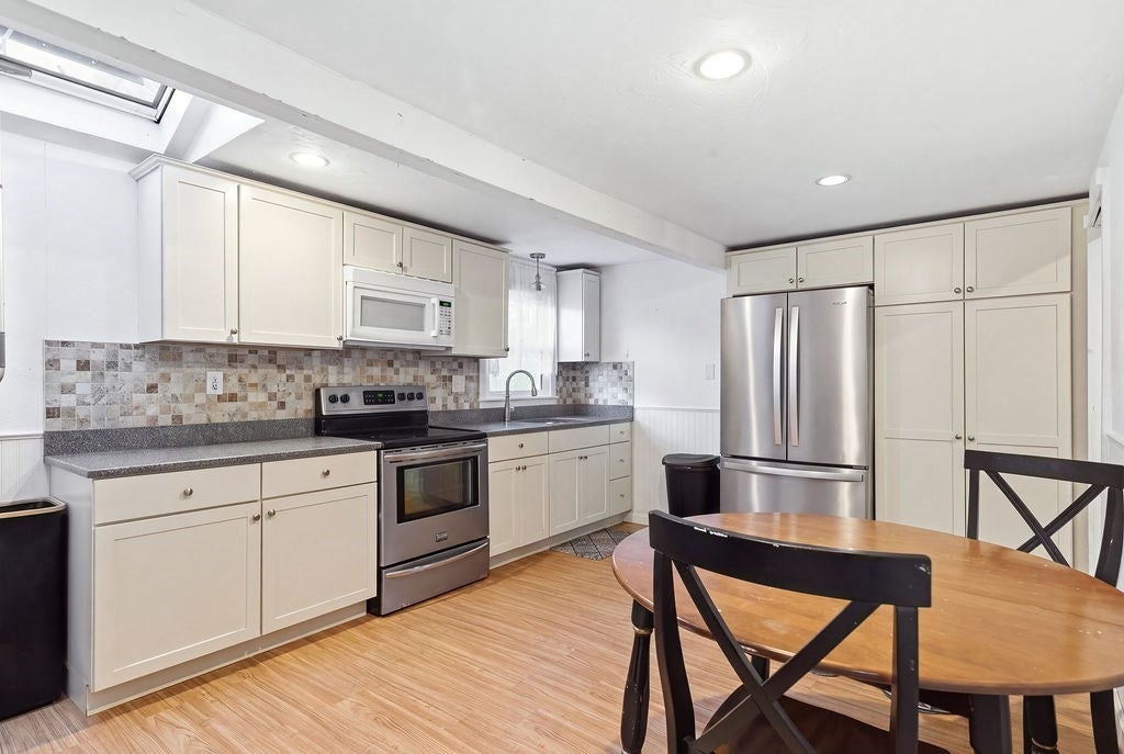 51 Maple St, Weymouth, MA, 51 Maple St, Weymouth, MA Photo #6