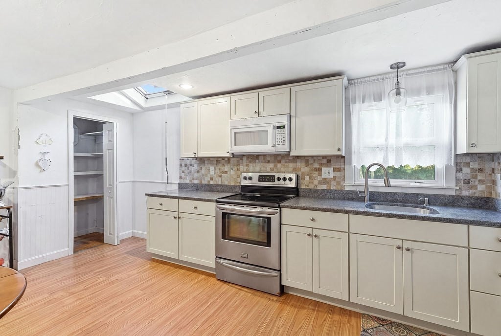51 Maple St, Weymouth, MA, 51 Maple St, Weymouth, MA Photo #7