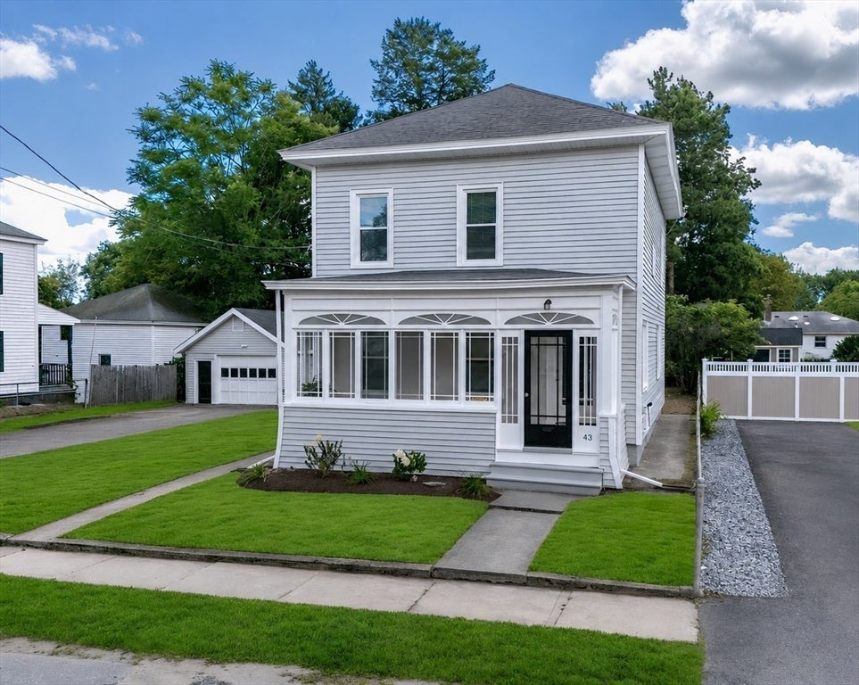 43 Laurel St, Clinton, MA Photo #1