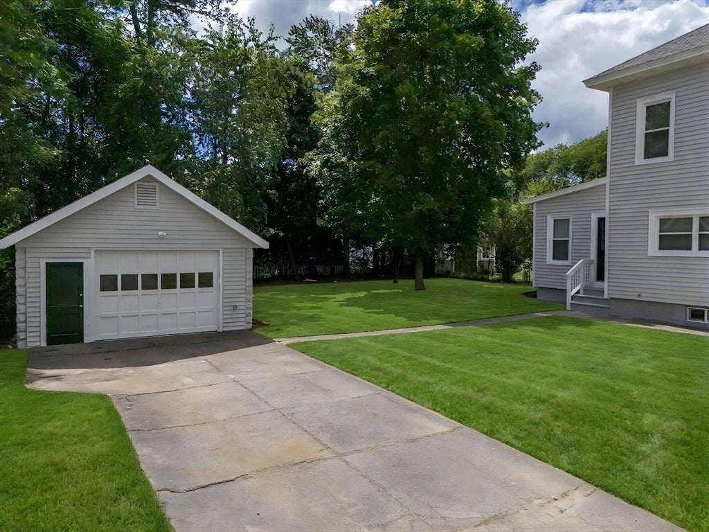 43 Laurel St, Clinton, MA Photo #34