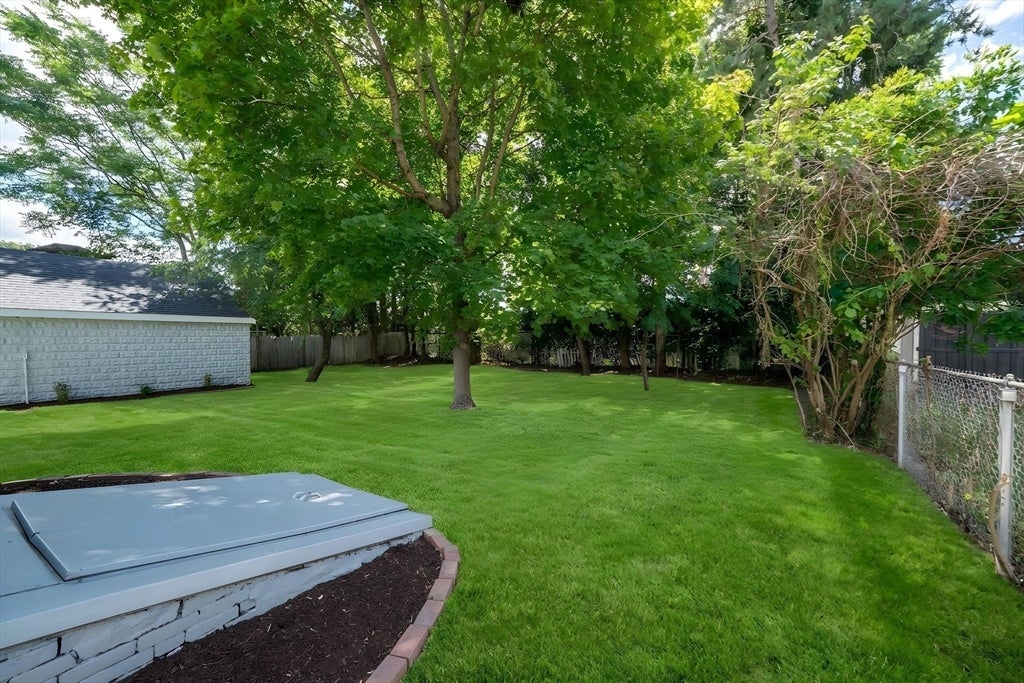 43 Laurel St, Clinton, MA Photo #30