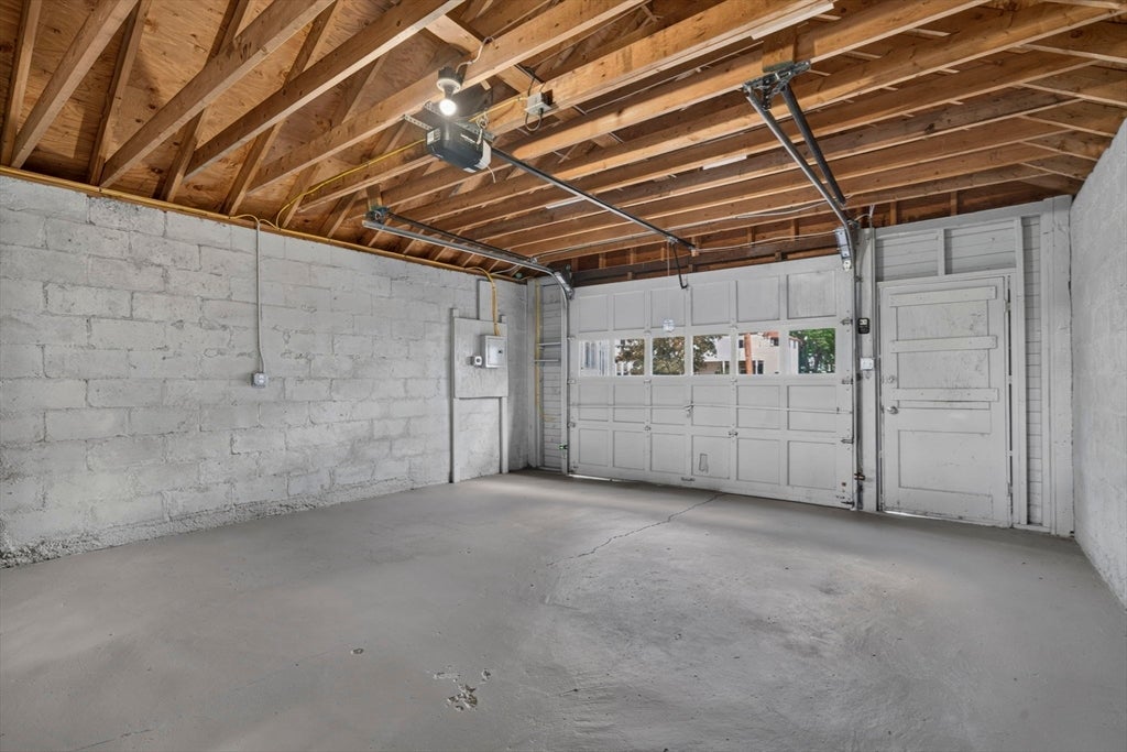 43 Laurel St