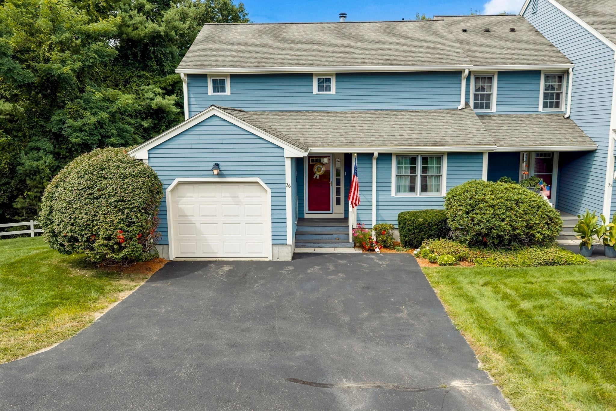 Photo of 36 Betsy Ross Cir, Sturbridge, MA