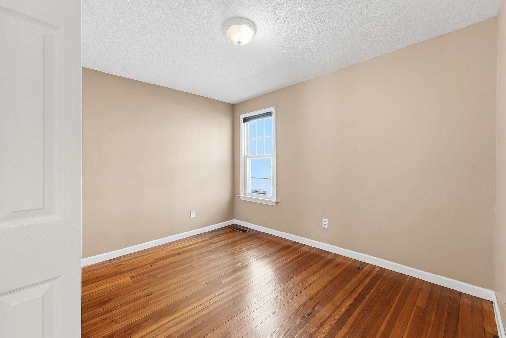 102 Lemuel Ave, Chicopee, MA, 102 Lemuel Ave, Chicopee, MA Photo #13