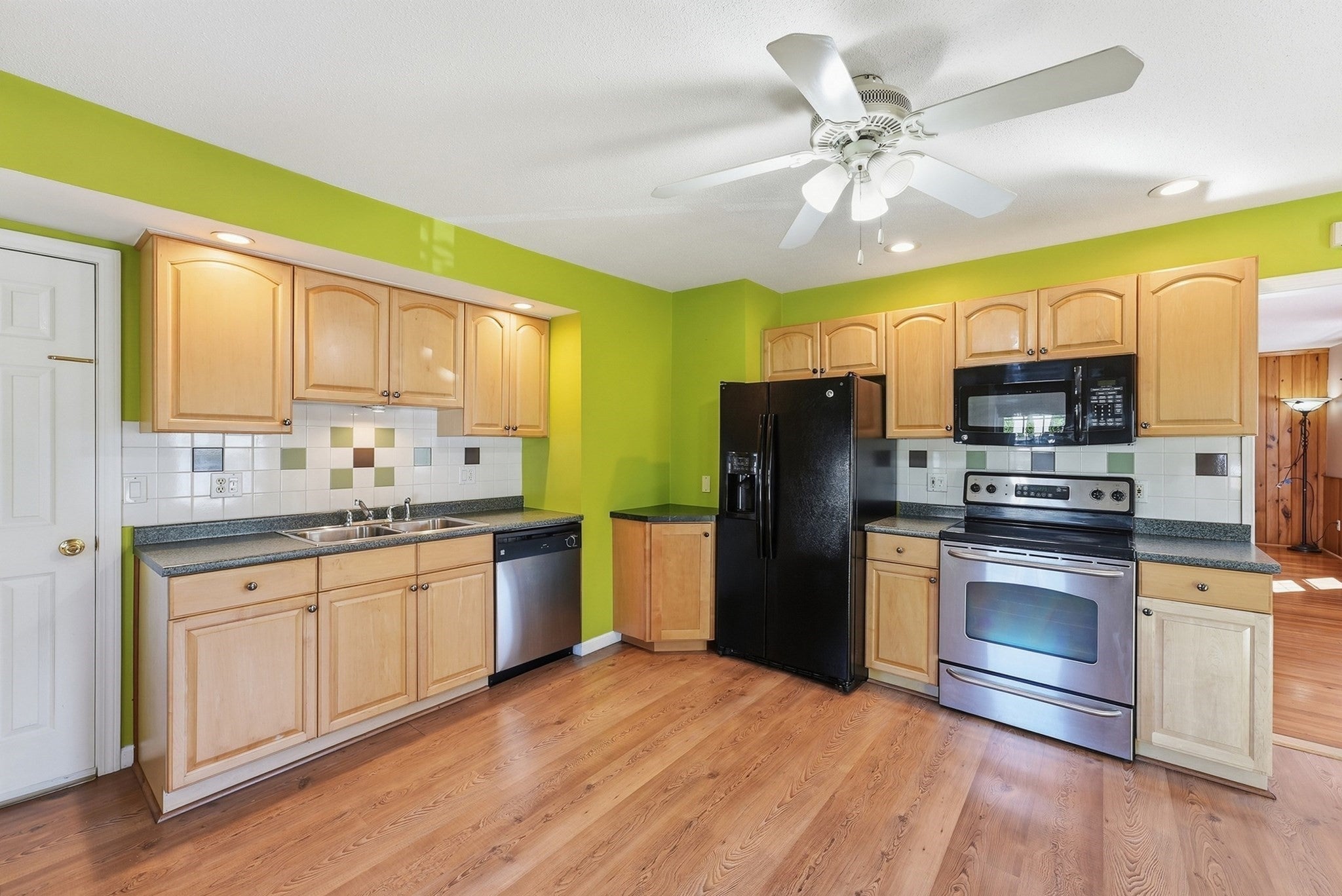 102 Lemuel Ave, Chicopee, MA, 102 Lemuel Ave, Chicopee, MA Photo #2