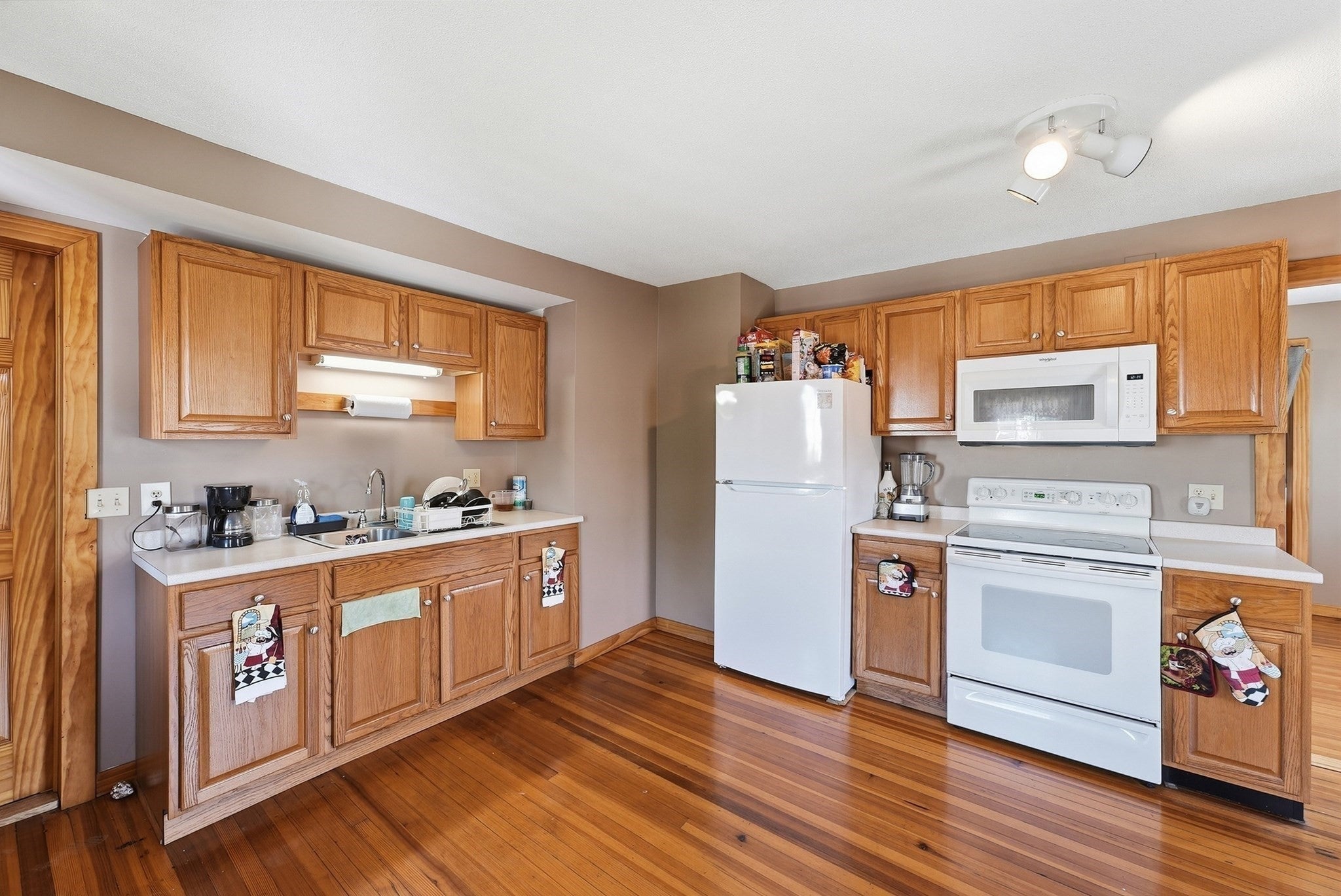 102 Lemuel Ave, Chicopee, MA, 102 Lemuel Ave, Chicopee, MA Photo #14