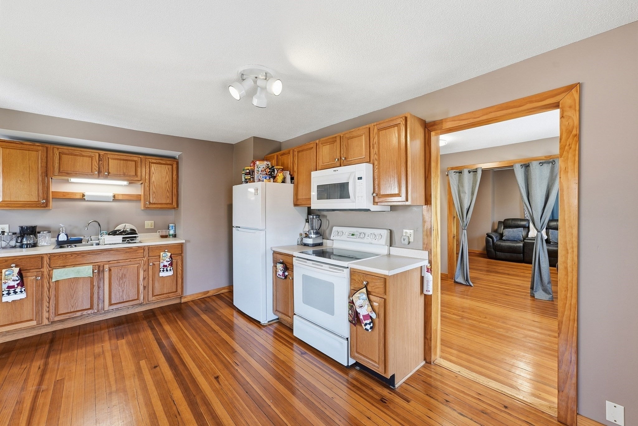 102 Lemuel Ave, Chicopee, MA, 102 Lemuel Ave, Chicopee, MA Photo #16