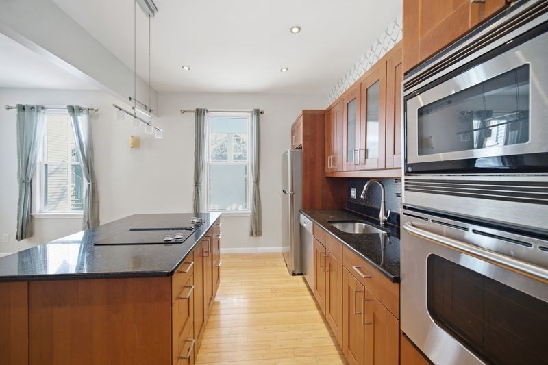 105 Sheridan St 105