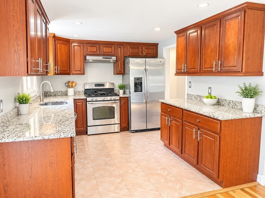 44 Hanscom Ave