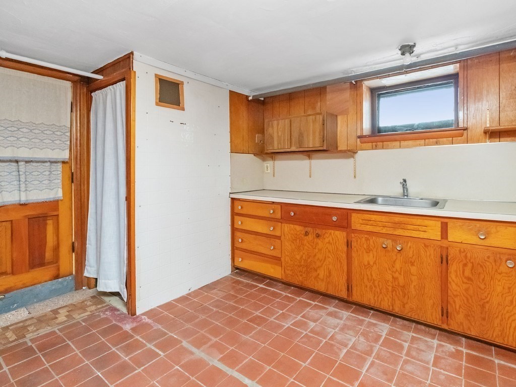 49 Hollace Street, Waltham, MA Photo #22