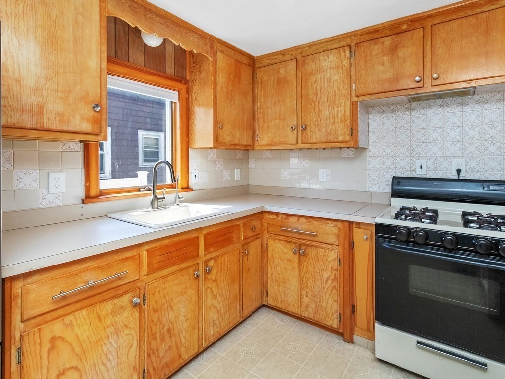 49 Hollace Street, Waltham, MA Photo #5