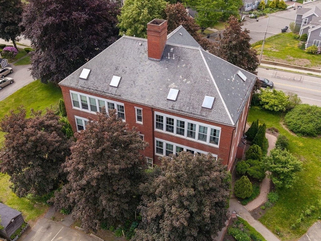 160 Salem Street 201