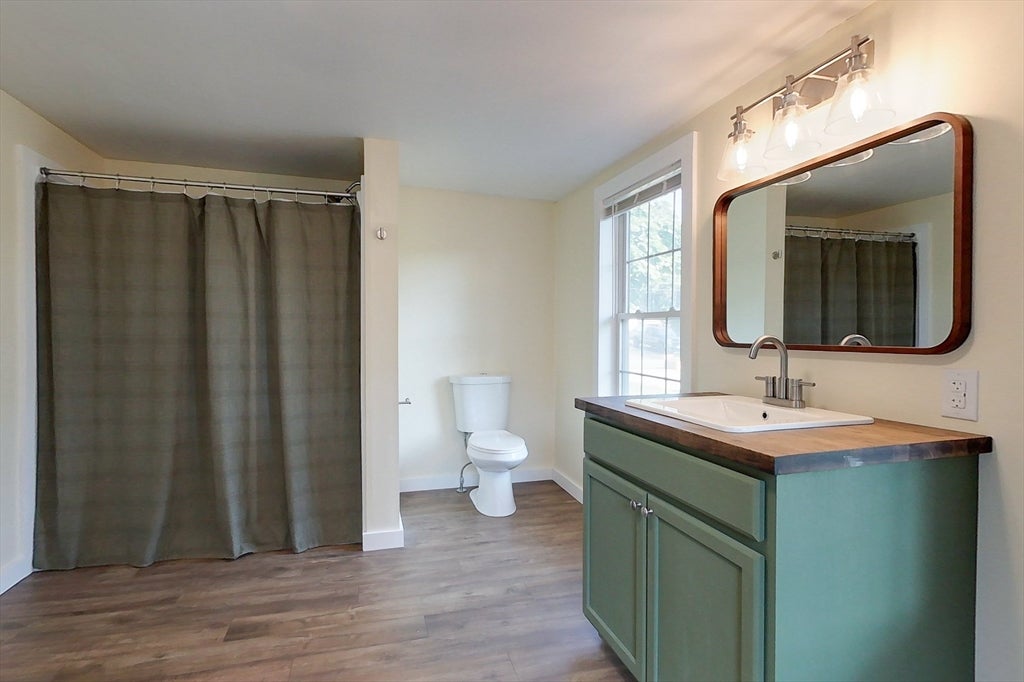 50 Whiting St, Lunenburg, MA Photo #13