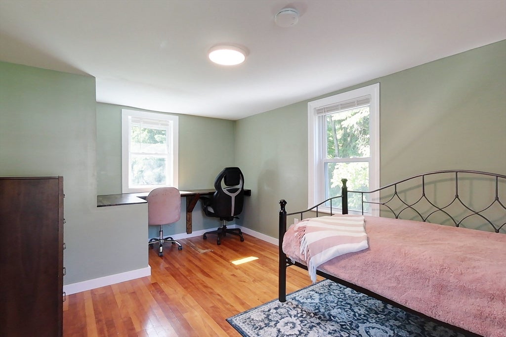 50 Whiting St, Lunenburg, MA Photo #17
