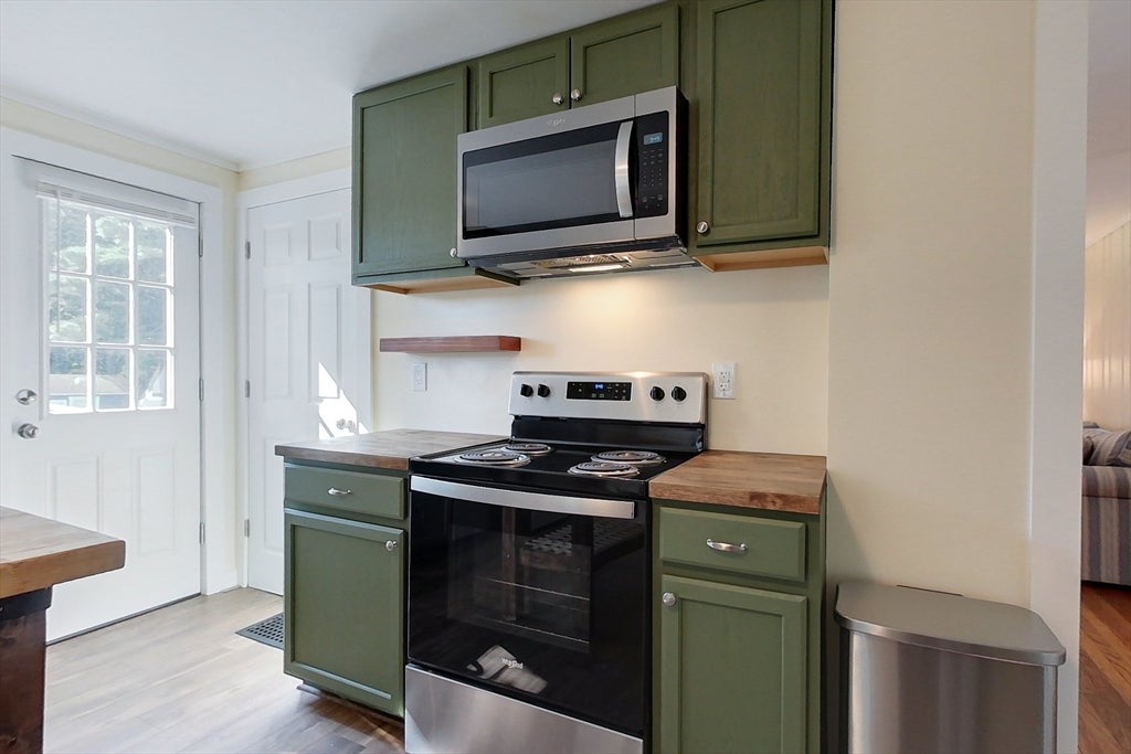 50 Whiting St, Lunenburg, MA Photo #5