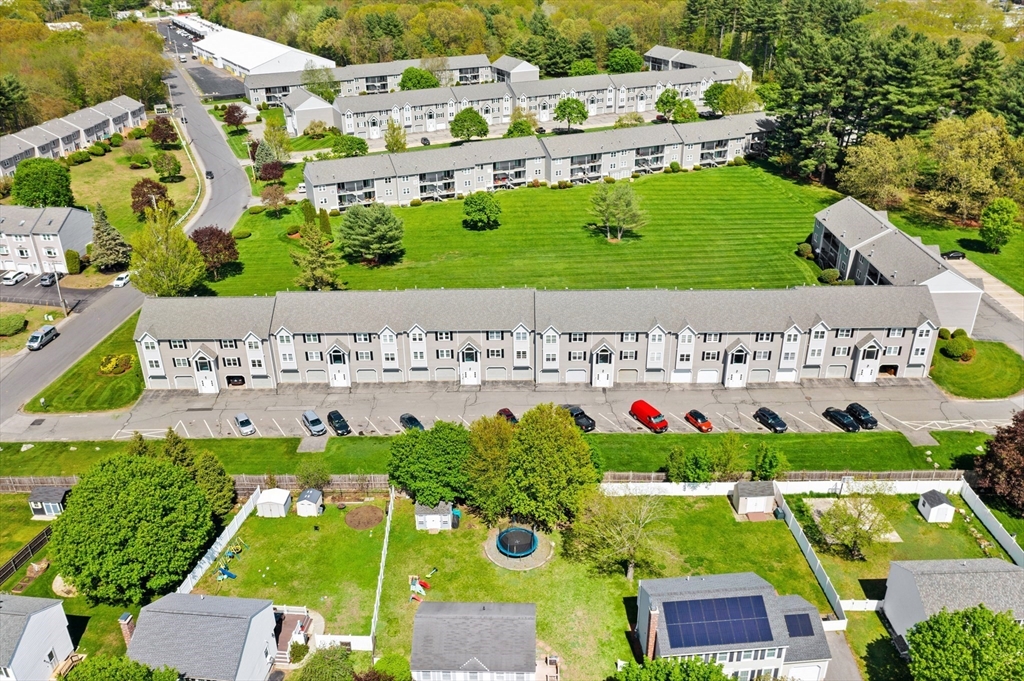 94 Tennis Plaza Rd 10