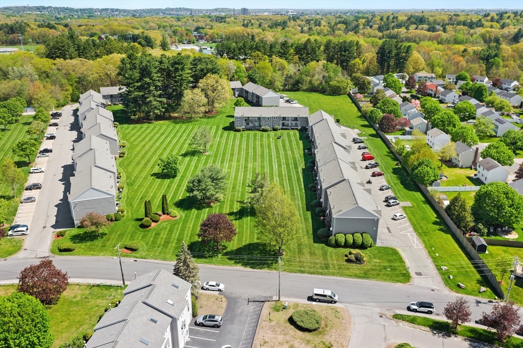 94 Tennis Plaza Rd 10