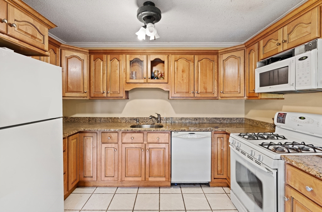 94 Tennis Plaza Rd 10