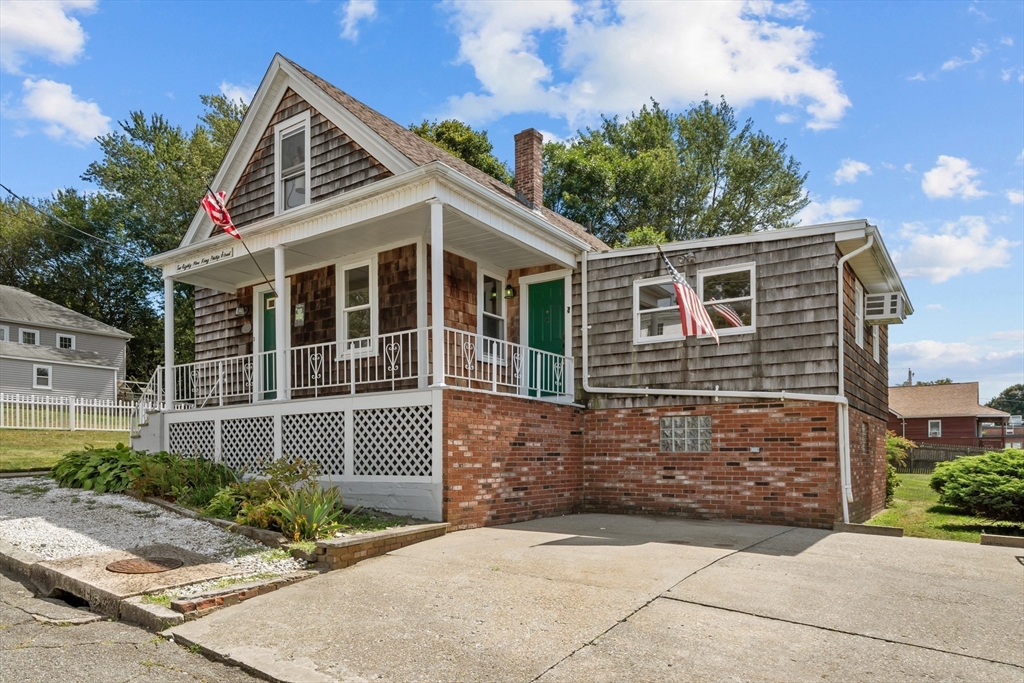 289 King Philip St