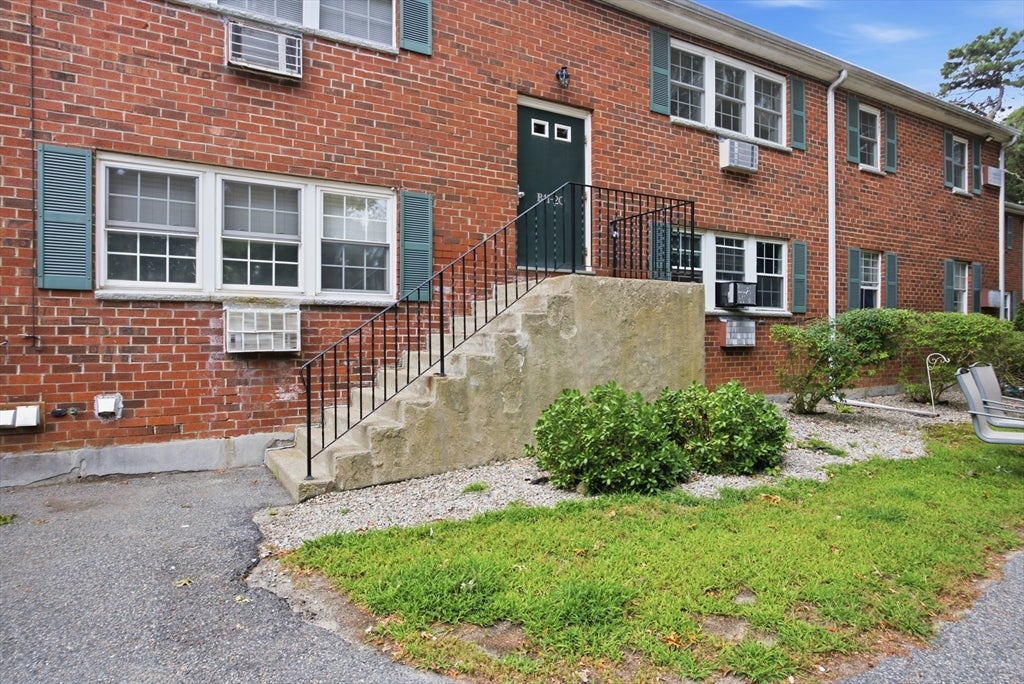 207 Samoset St B19