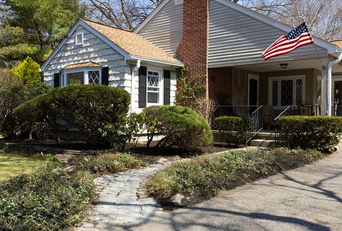 10 Winthrop St. Medway MA 02053