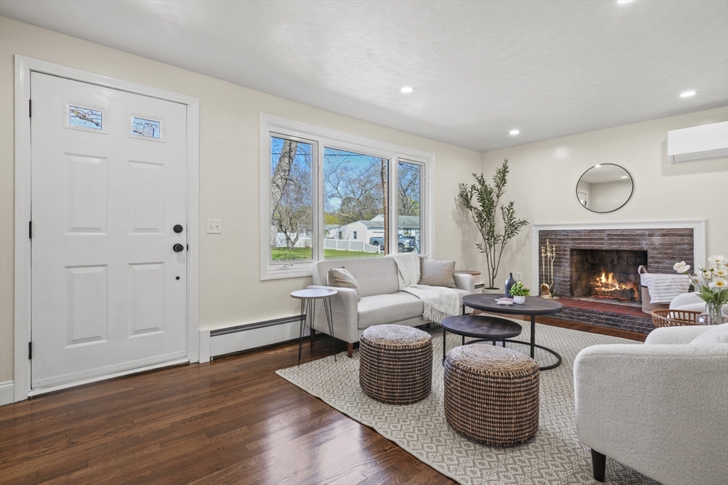 11 Kinglet Dr