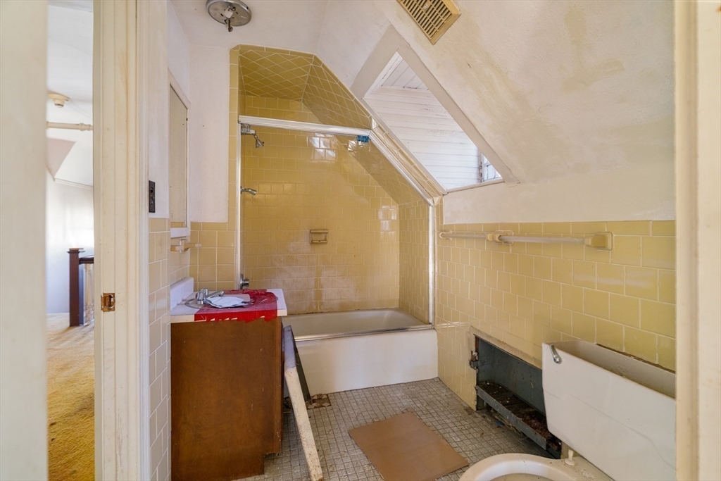 Somerville, Massachusetts 02143, United States, ,Commercial,Active,203728