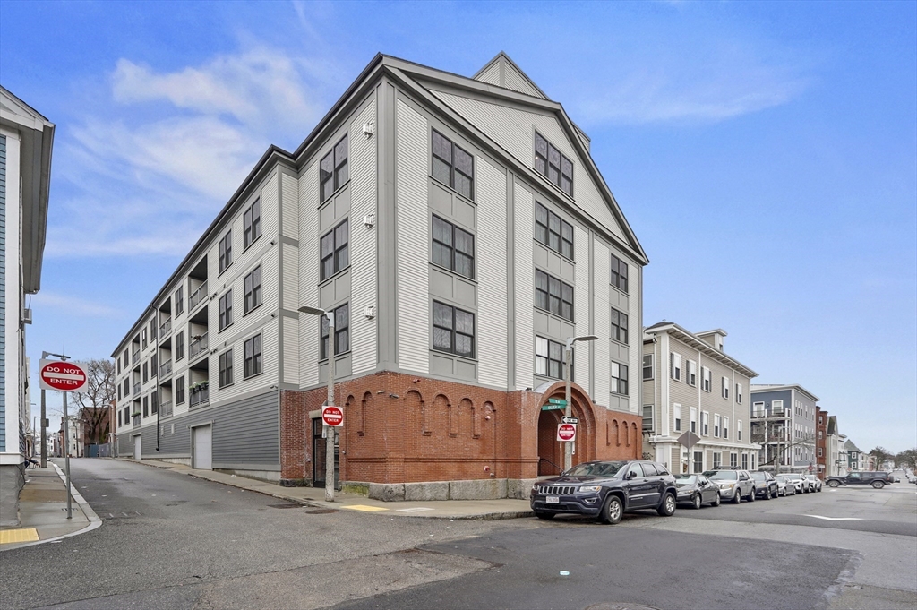 309 E Street 23