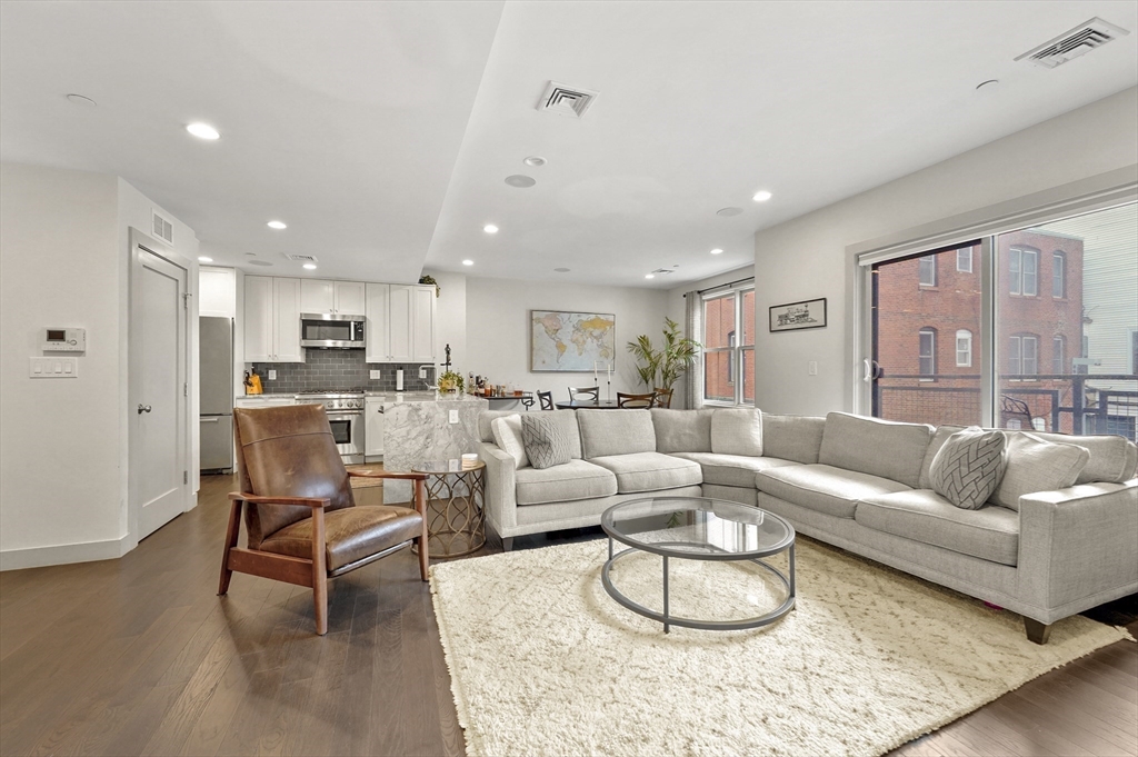 309 E Street 23