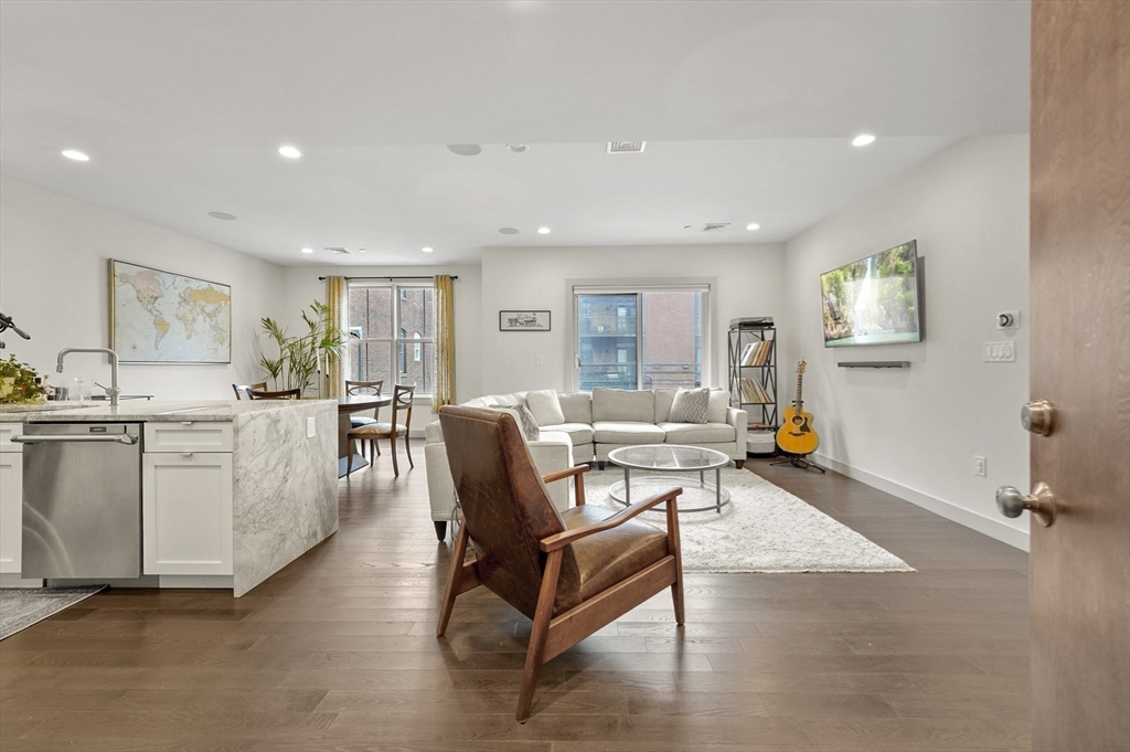309 E Street 23