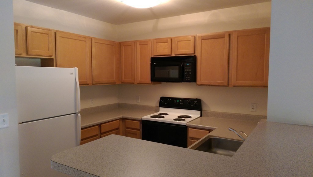 211 Central St A103
