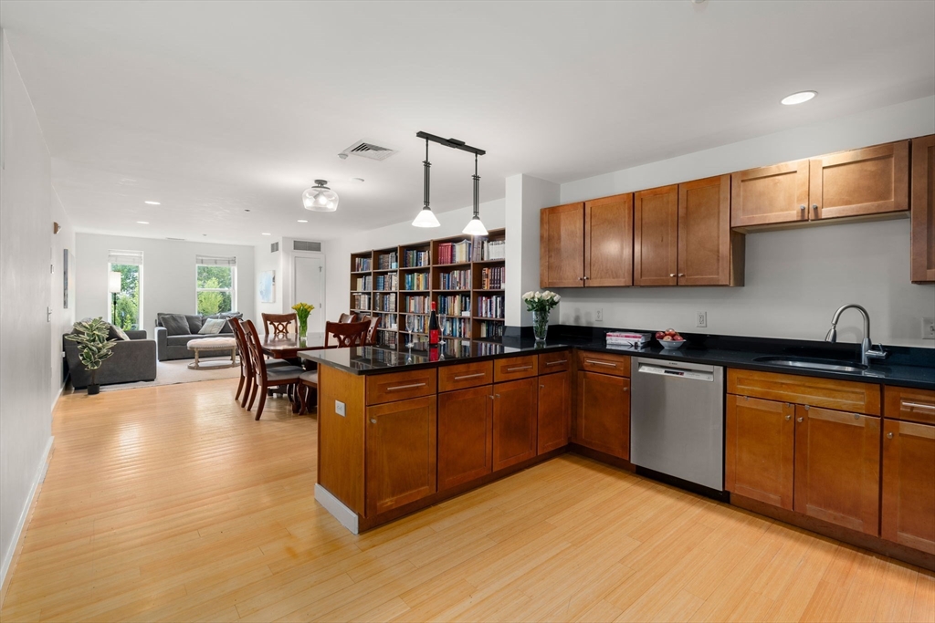 99 Chestnut Hill Avenue 212