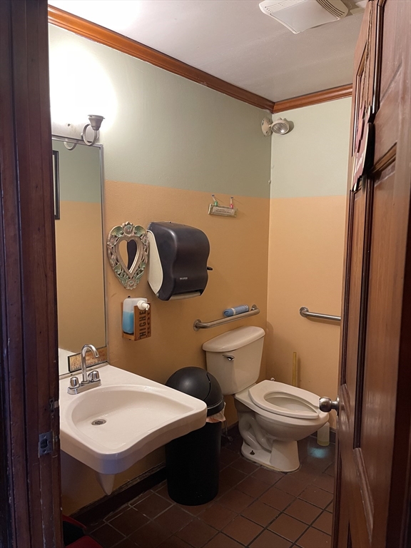 Boston, Massachusetts 02215, United States, ,Commercial,Active,215342