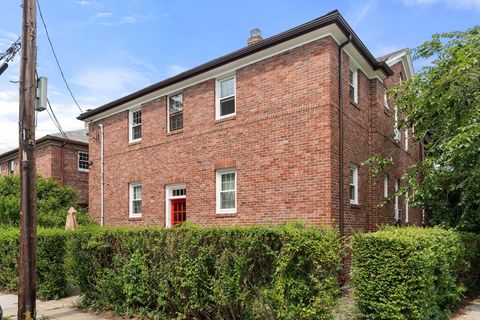 Photo of 1 Garden Court #2, Cambridge, MA 02138 (MLS # 73415293)