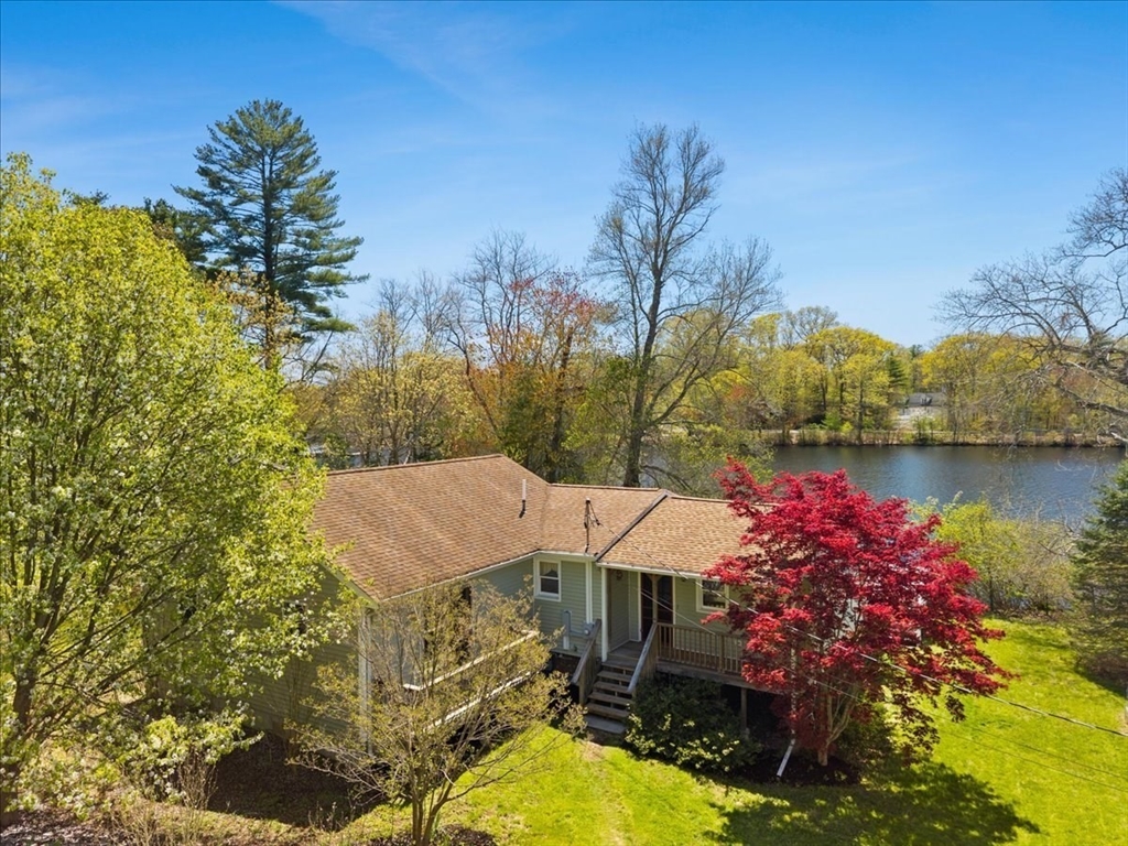 74 Lakeview Ave