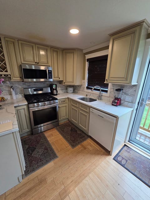 Photo of 37 Wall St #2C, Worcester, MA 01604 (MLS # 73559097)