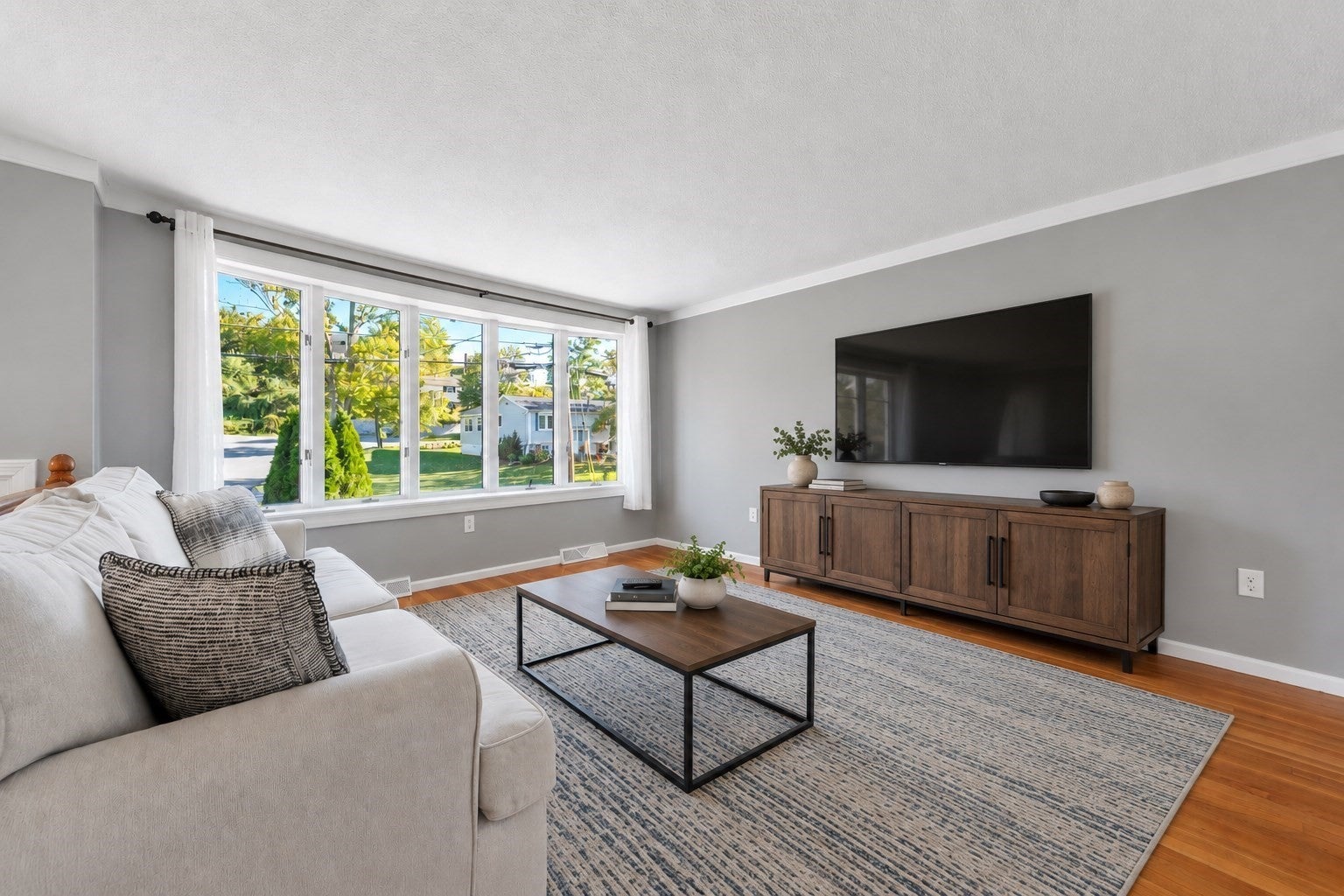70 Westwind Rd, Lowell, MA Photo #3