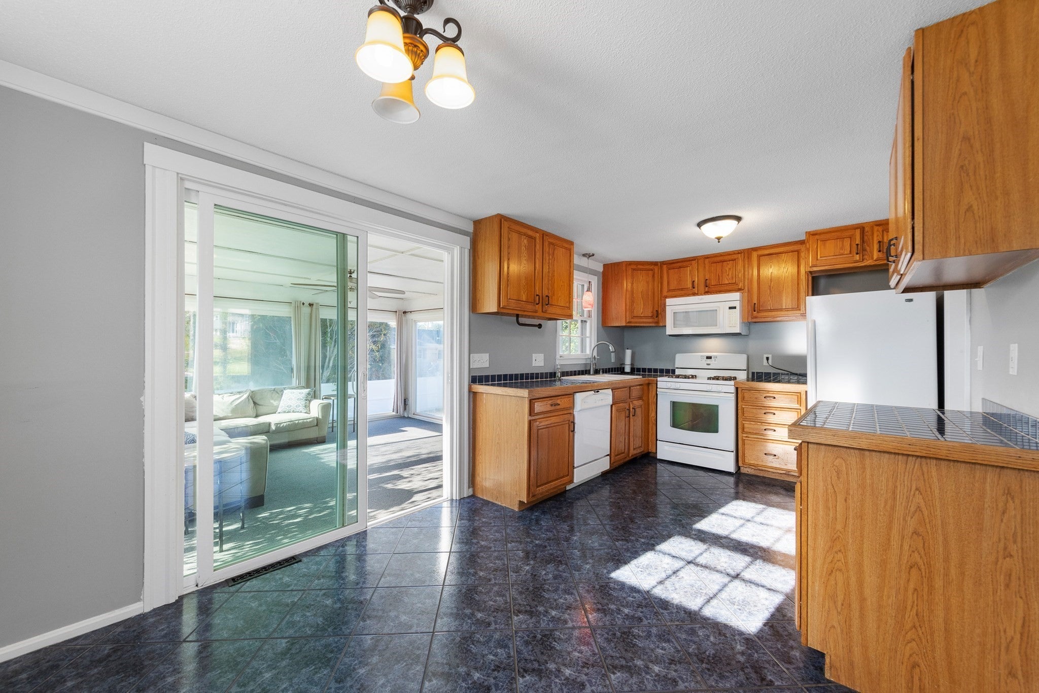 70 Westwind Rd, Lowell, MA Photo #8
