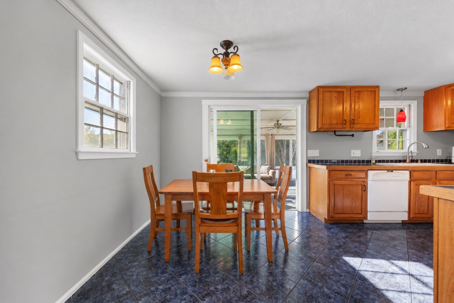 70 Westwind Rd, Lowell, MA Photo #7